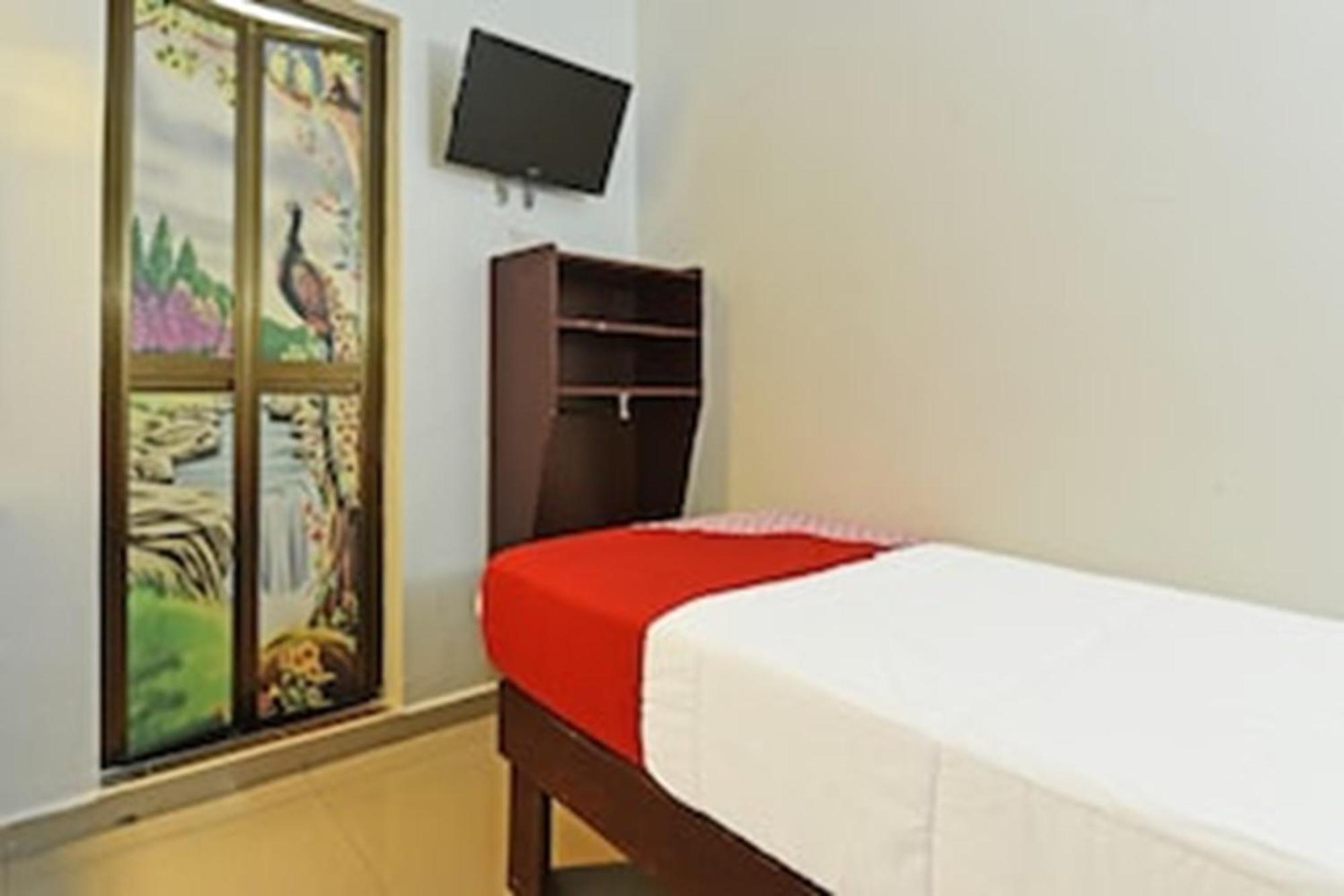 Super Oyo 90572 J Hotel Masjid India Kuala Lumpur Kültér fotó