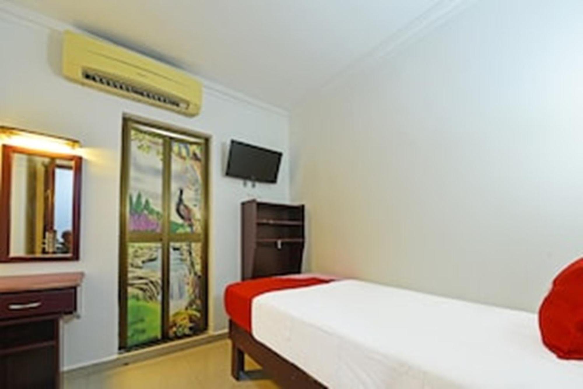 Super Oyo 90572 J Hotel Masjid India Kuala Lumpur Kültér fotó